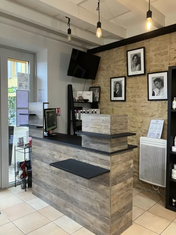 Rénovation d'un salon de coiffure à Porte des pierres dorées