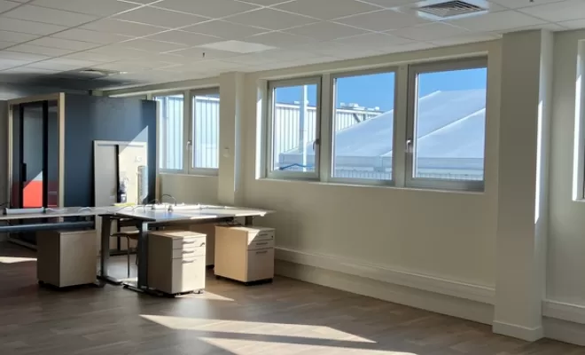 Aménagement d'un espace de travail à Bourg en Bresse chez Volvo Renault Trucks, Villefranche-sur-Saône, Paprika Architectures
